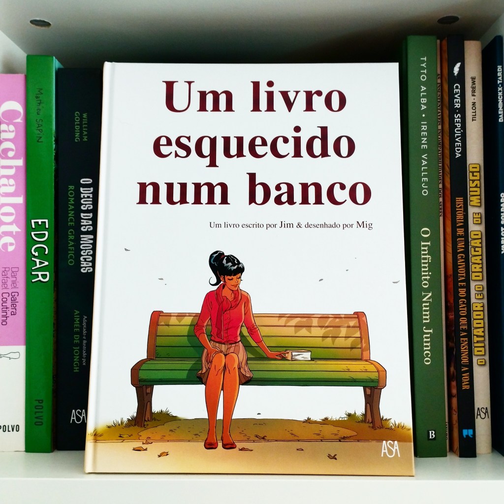 Um Livro Esquecido num Banco